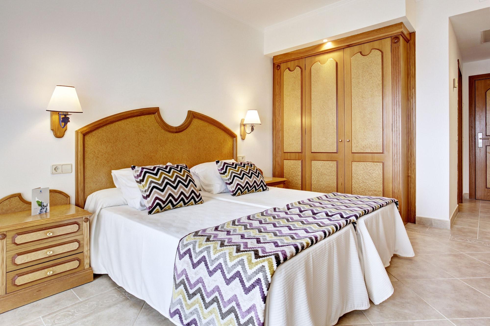 Grupotel Santa Eularia & Spa - Adults Only Санта-Эулалия-дель-Рио Экстерьер фото